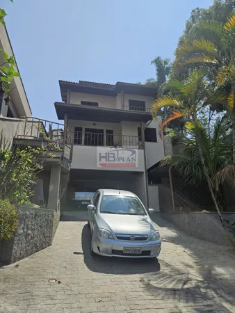 Casa de 4 dormitórios — Parque Nova Jandira, Jandira