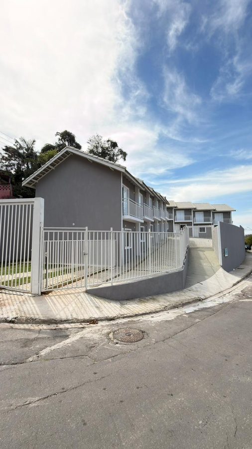 Casas de 2 dormitórios — Chácara Vista Alegre, Cotia